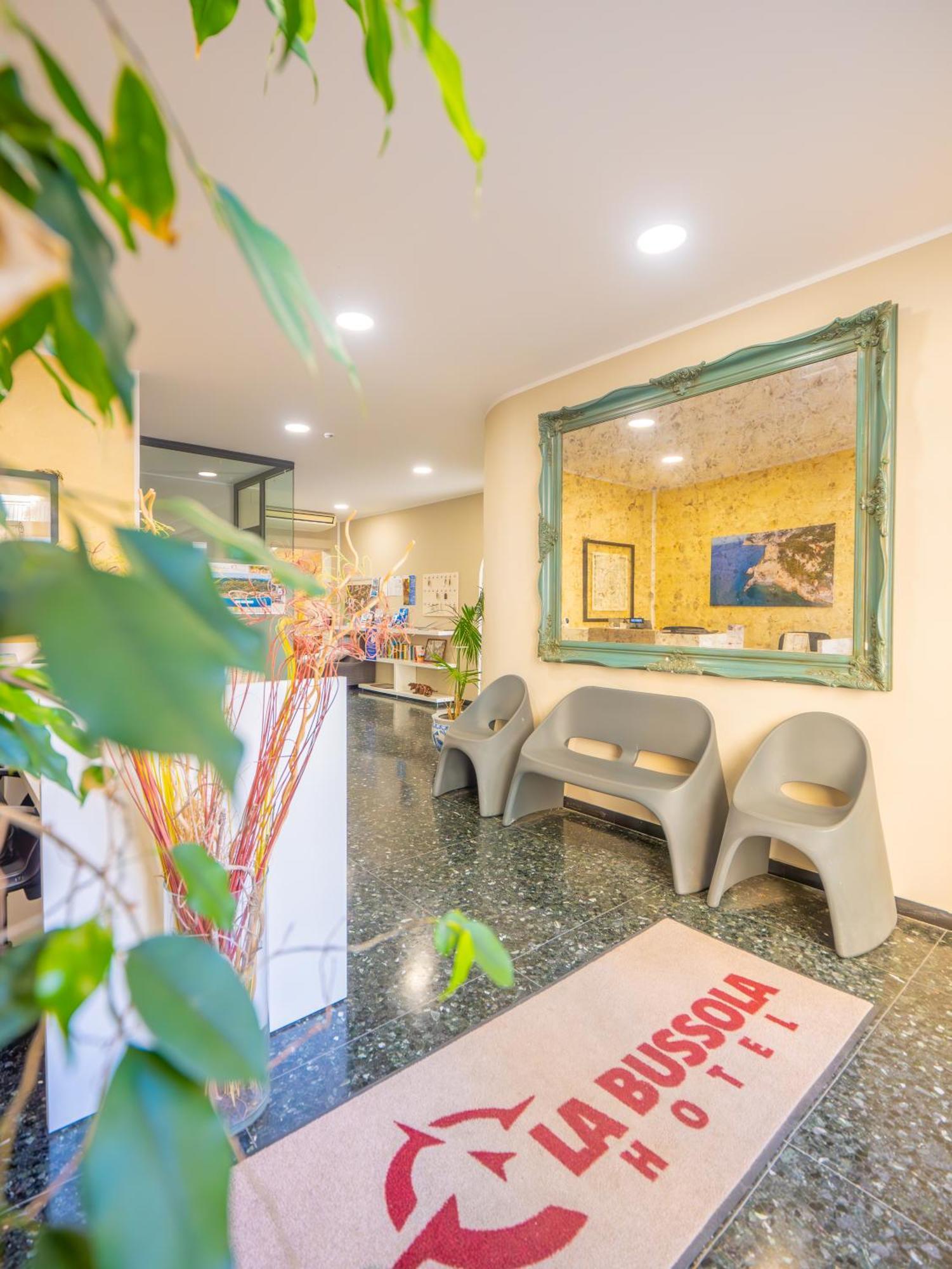 Hotel La Bussola Finale Ligure Eksteriør bilde